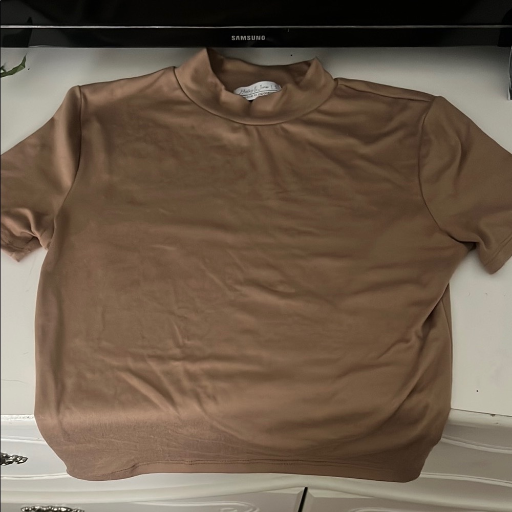 women’s brown turtle neck crop size S